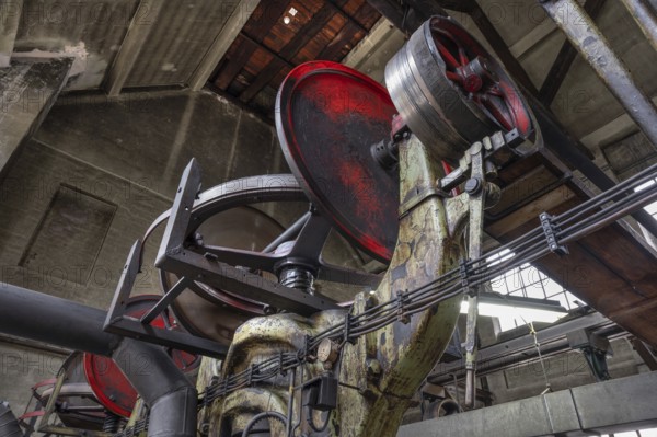 Transmission drive in a drop forge, formerly Dietz & Pfriem valve factory, today Industrial Museum
