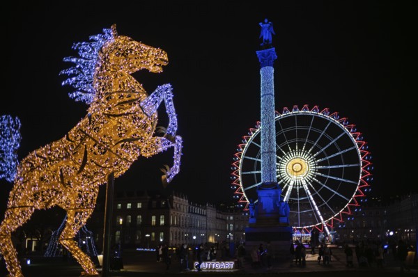 Night shot, Christmas market, highlights, illumination, with Stuttgarter Rössle, landmark, Ferris