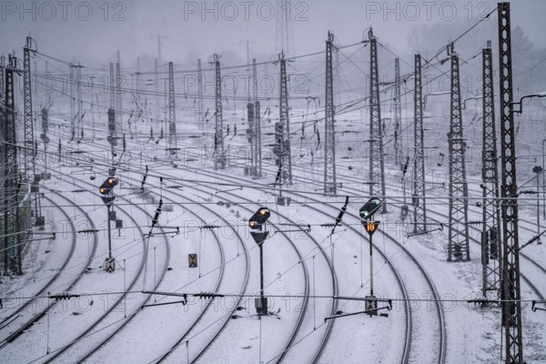 Winter weather, heavy snowfall, railway tracks in front of Essen Central Station, North
