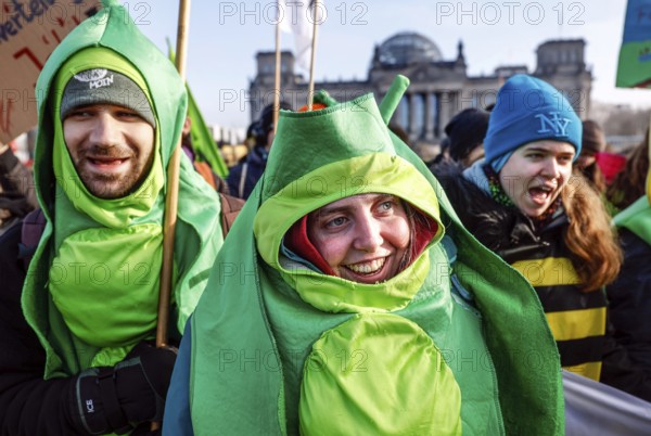 Thousands of demonstrators at the Wir haben es satt! demonstration, thousands of demonstrators