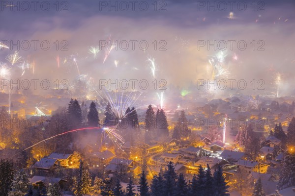 New Year's Eve fireworks, Oberstdorf, Allgäu Alps, Allgäu, Bavaria, Germany, Europe