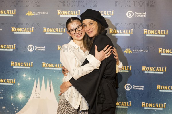 Jeanette Hain with daughter Malou Hain at the premiere of the 20th Original Roncalli Christmas