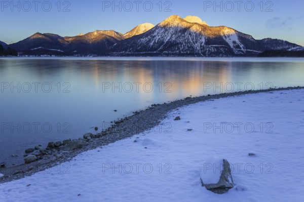 Morning light, sunrise, mountain lake, mountain landscape, reflection, winter, snow, long exposure,