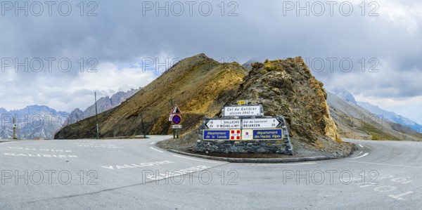 France, region Provence-Alpes-Côte d'Azur, Savoier Alps, Departement Savoie & Hautes Alpes, pass