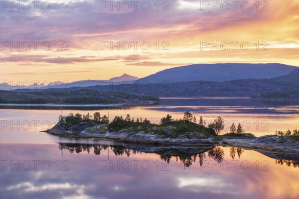 Islands at the Efjord, light mood, near Narvik, Tysfjord, Ofoten, Nordland, Norway, Europe
