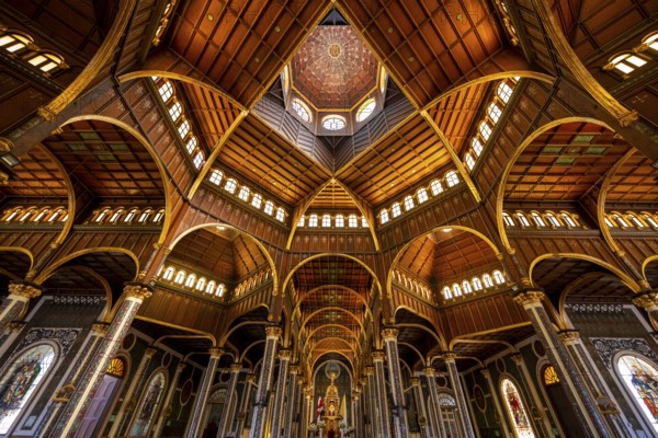 Interior view, Basílica de Nuestra Señora de Los Ángeles, Cartago, Costa Rica, Central America