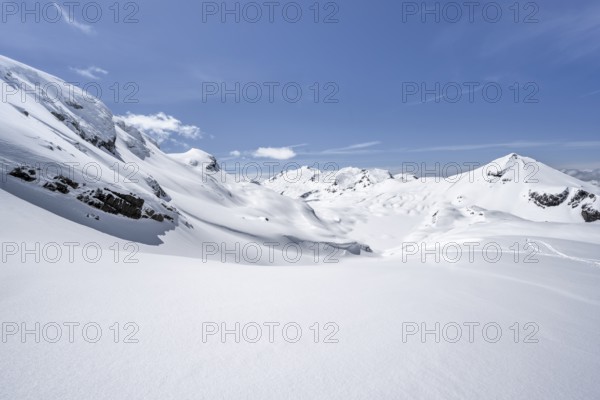 Mountain landscape with snow, summit Mittaghorn and Wildhorn, ascent to Wildstrubelhütte, Bernese