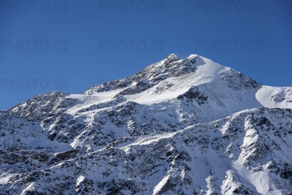 Snow-covered mountain landscape, mountain peak Monte Cevedale, Ortler Alps, Vinschgau Valley,