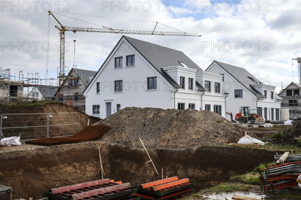 Duisburg, North Rhine-Westphalia, Germany, residential construction in a new development area,