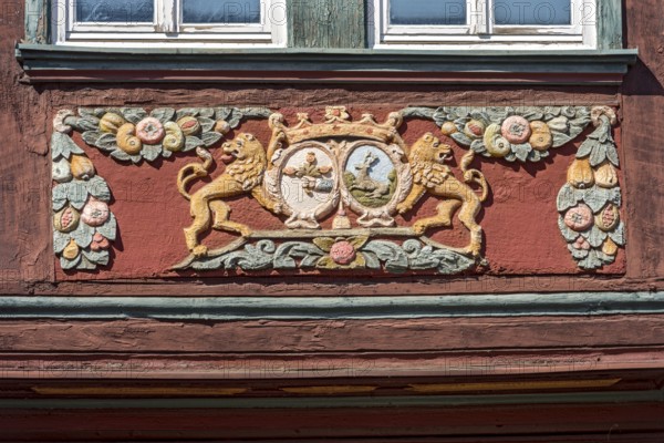 Colourfully painted carvings, lions with coat of arms medallions, paradise, floral ornaments,