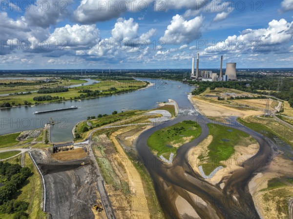 Dinslaken, Voerde, North Rhine-Westphalia, Germany, renaturalisation of the Emscher. On the right,