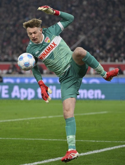 Goalkeeper Alexander Nübel VfB Stuttgart (33) Action on the ball MHPArena, MHP Arena Stuttgart,