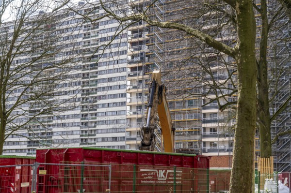 Duisburg-Hochheide, large housing estate Wohnpark Hochheide, 6 20-storey high-rise buildings with