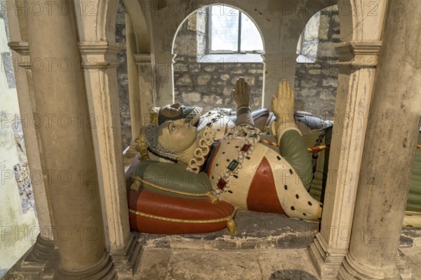 Tomb of Henry Somerset, 2nd Earl of Worcester, St Mary's Priory Church in Chepstow, Wales, Great