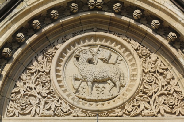 Cemetery Unter den Linden, detail, relief, stone lamb, neo-Gothic St Catherine's Church, church,