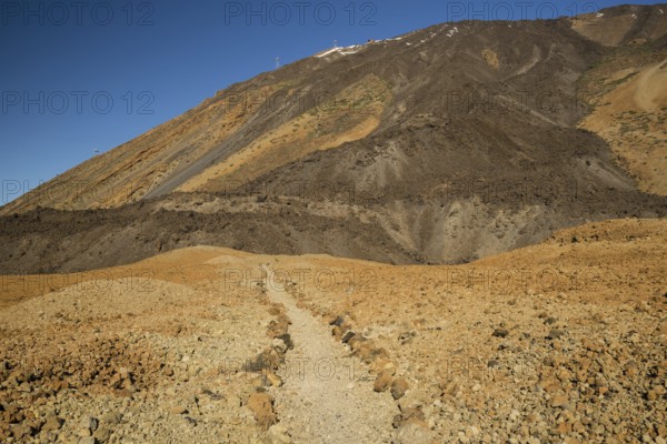 Hiking trail, Montana Blanca, Pico del Teide, 3718m, Parque Nacional de las Canadas del Teide,