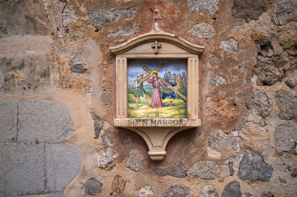 Motif Crucifixion of Jesus, Baldosa, image of a saint, wall tile on the wall of a house, artist