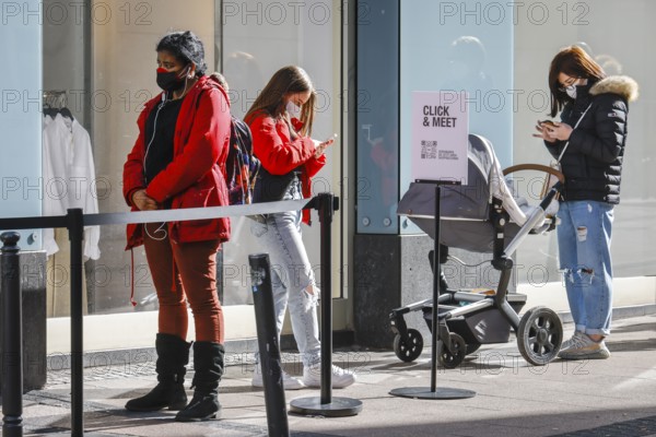 Essen, North Rhine-Westphalia, Germany - Retail in times of the corona pandemic during the second