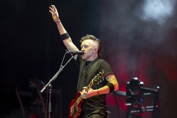 Tim McIlrath, singer, guitarist, Rise Against, indie rock band, USA, tour 2025, concert, 12