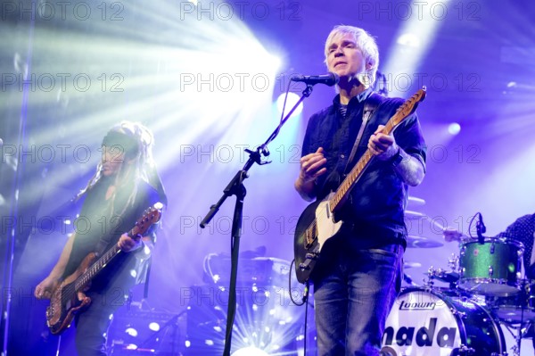 NADA SURF, indie band, USA, Matthew Caws, singer and guitarist, founding member, Moon Mirror Tour