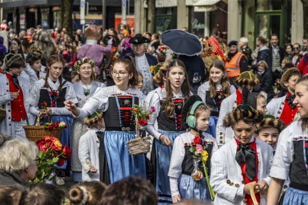 Parade of historically costumed guildsmen, Sechseläuten or Sächsilüüte, Zurich Spring Festival,