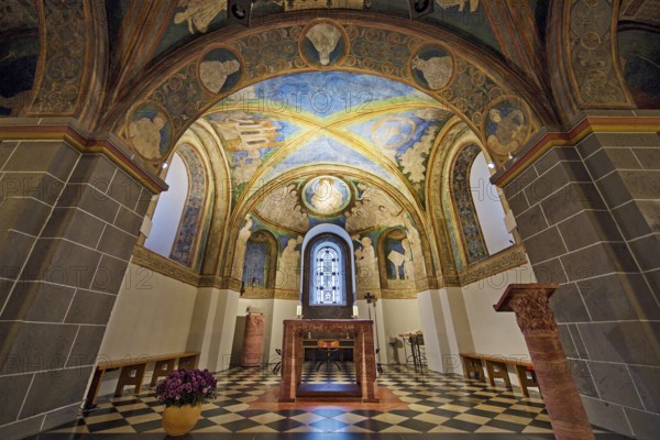 St. Maria and Clemens, Romanesque double church, lower church, view into the choir with ceiling