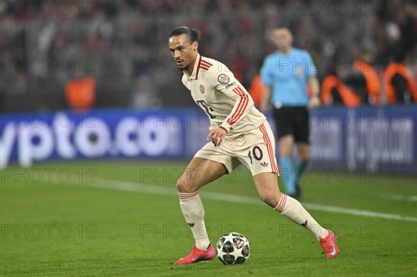 Leroy Sané FC Bayern Munich FCB (10) Action on the ball UEFA Champions League Allianz Arena,