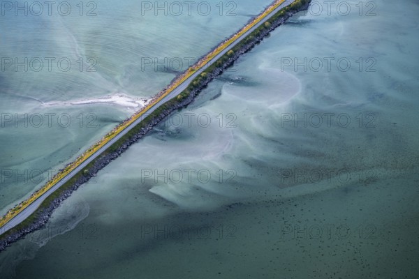 Road on dam, Austvågøya island, Grunnførfjorden, Lofoten, Norway, Europe