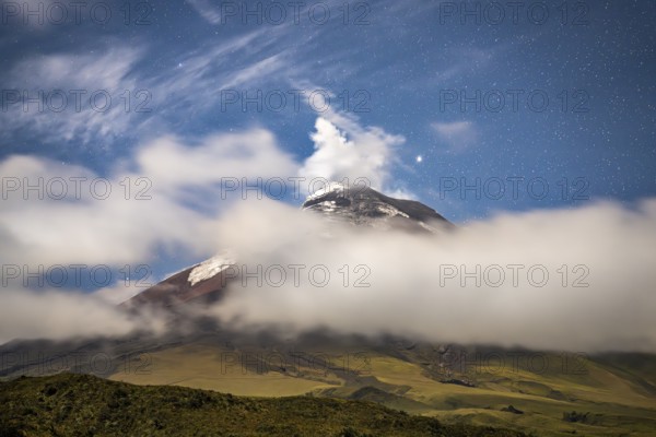 Cotopaxi volcano at night, Cotopaxi, Cotopaxi National Park, Latacunga, Ecuador, South America