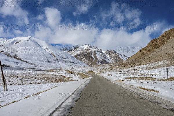 Winter Pamir Highway, Khorugh, Gorno-Badakhshan Province, Tajikistan, Central Asia, Asia