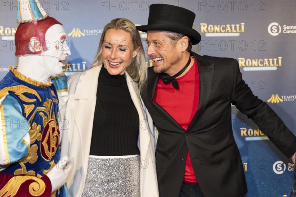 Clown Gensi, Franziska Hippe and Roman Knizka at the premiere of the 20th Original Roncalli