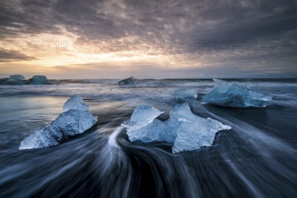 Diamond Beach, icebergs on the black lava beach, near Jökulsarlon glacier lagoon, Vatnajökull