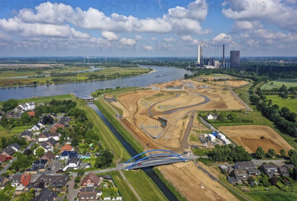 Dinslaken, North Rhine-Westphalia, Germany, Emscher estuary into the Rhine. On the right, the