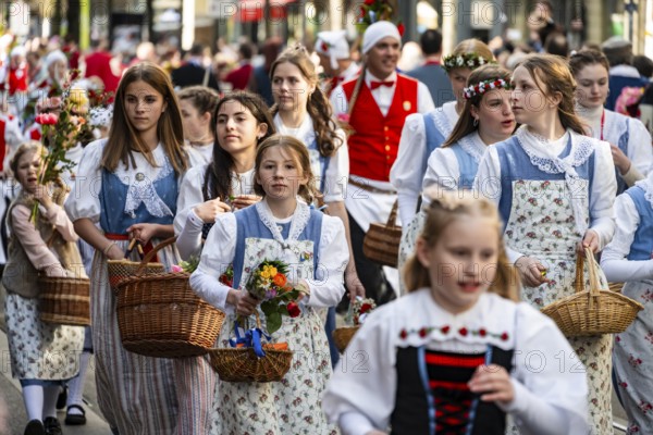 Parade of historically costumed guildsmen, Sechseläuten or Sächsilüüte, Zurich Spring Festival,