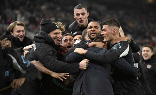 Unrestrained goal celebration in stoppage time, Coach Xabi Alonso Bayer 04 Leverkusen Patrik Schick