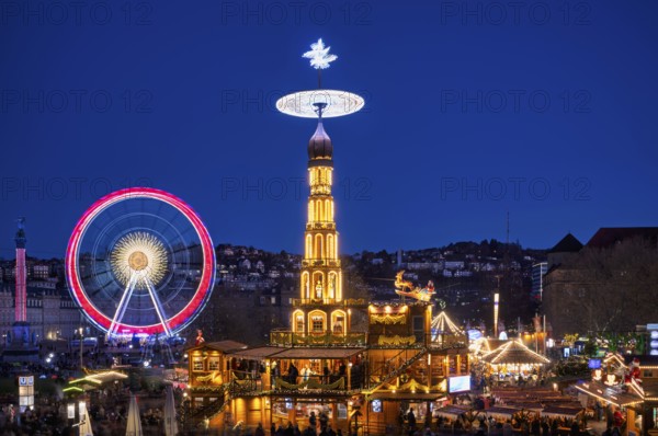 Christmas market with Christmas pyramid, Ferris wheel, New Palace, Jubilee Column, Concordia,
