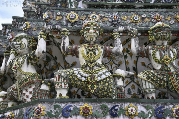 Figures decorated with ceramic shards, detail, Wat Arun, Temple of Dawn, Bangkok, Thailand, Asia