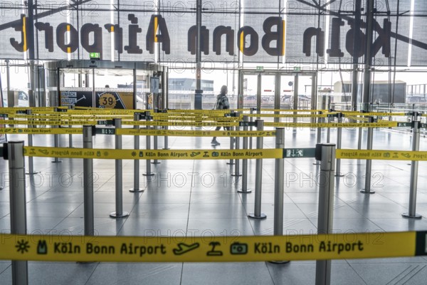 Cologne-Bonn Airport, warning strike by the Verdi trade union, public service and ground handling