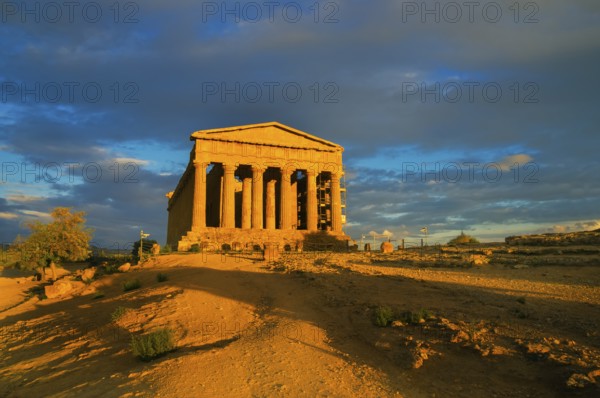 Temple of Concordia, Valley of the Temples, Agrigento, Sicily, Italy, Europe