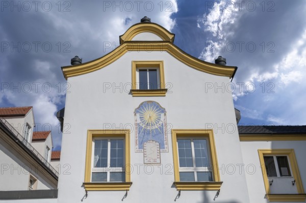Sundial on an outbuilding from 1722, Allersberg, Middle Franconia, Bavaria, Germany, Europe