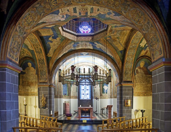 St. Maria and Clemens, Romanesque double church, lower church, view into the choir with ceiling