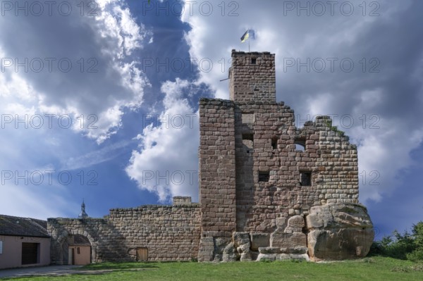 Hilpoltstein castle ruins, built around 1220 to 1230, Maria-Dorothea-Straße 5, 7, Hiltpoltstein,