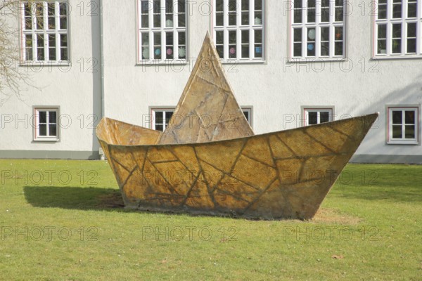 Sculpture Das Traumschiff Tante Olga by Anatol Herzfeld 1977, documenta 6, transparent paper ship,