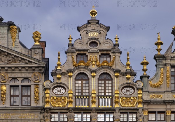 Baroque façade of the guild house Le Sac, guild of carpenters, joiners and coopers, Grand-Place,