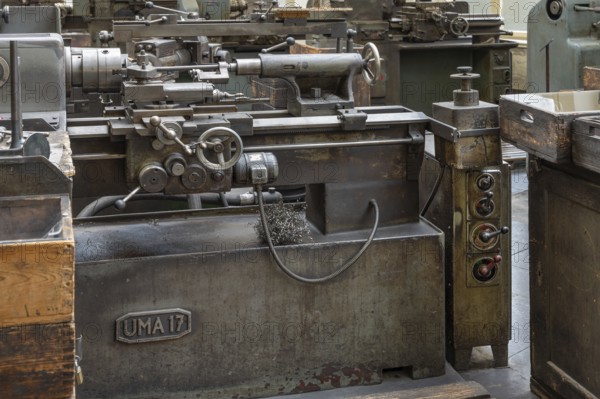 Workbench in the production hall of engine valves, formerly Dietz & Pfriem valve factory, today