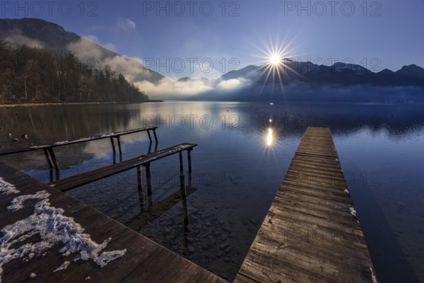 Jetty, boat dock, lake, reflection, fog, sunbeams, backlight, winter, snow, ice, Lake Kochel, view
