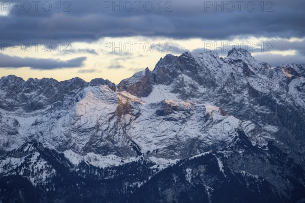 Wetterstein ridge with Partenkirchner Dreitorspitze, Meillerhütte and Schachenhaus, mountain peak