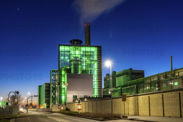 The Lausward combined heat and power plant in Düsseldorf, gas and steam turbine power plant,