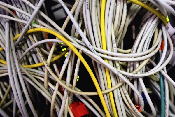 Berlin, DEU, 07.08.2008, Data cable in a data centre, Berlin, Germany, Europe