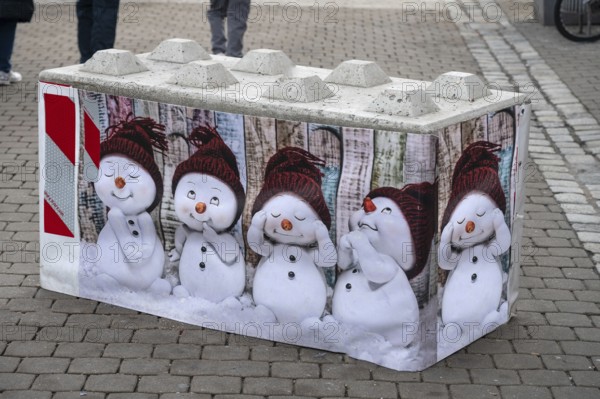 Decorated concrete barrier in front of a Christmas market, Erlangen, Middle Franconia, Bavaria,